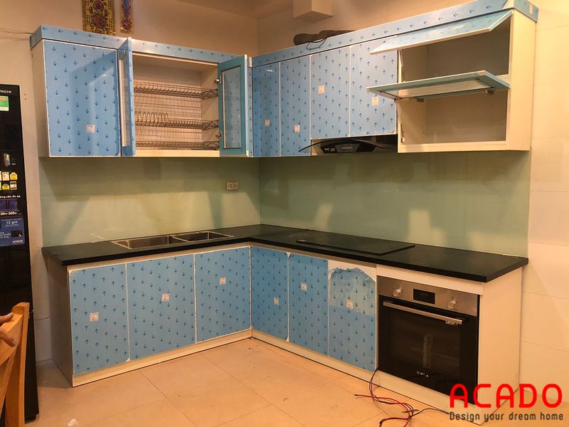 Tủ bếp gỗ tự nhiên