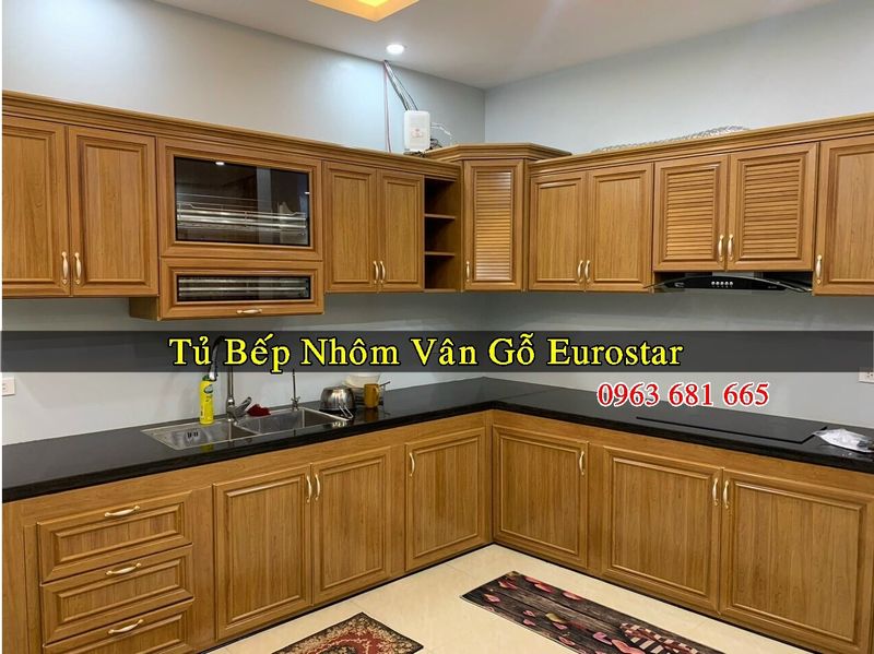 Mẫu tủ bếp vân gỗ Eurostar